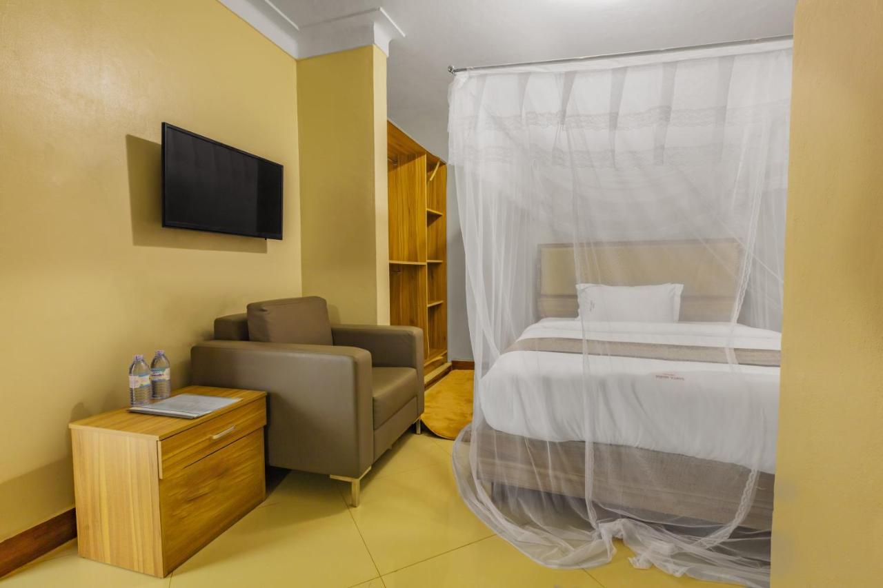 Santa Maria Hotel Entebbe Dış mekan fotoğraf