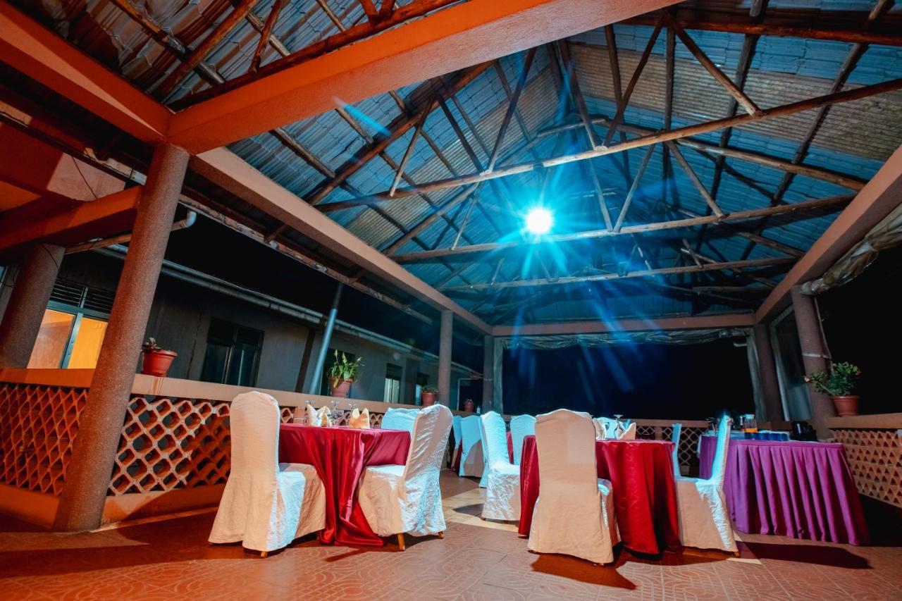 Santa Maria Hotel Entebbe Dış mekan fotoğraf