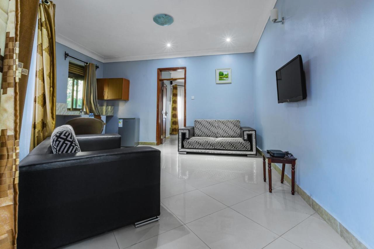 Santa Maria Hotel Entebbe Dış mekan fotoğraf