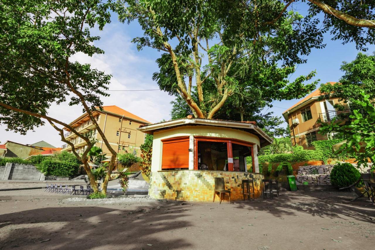 Santa Maria Hotel Entebbe Dış mekan fotoğraf