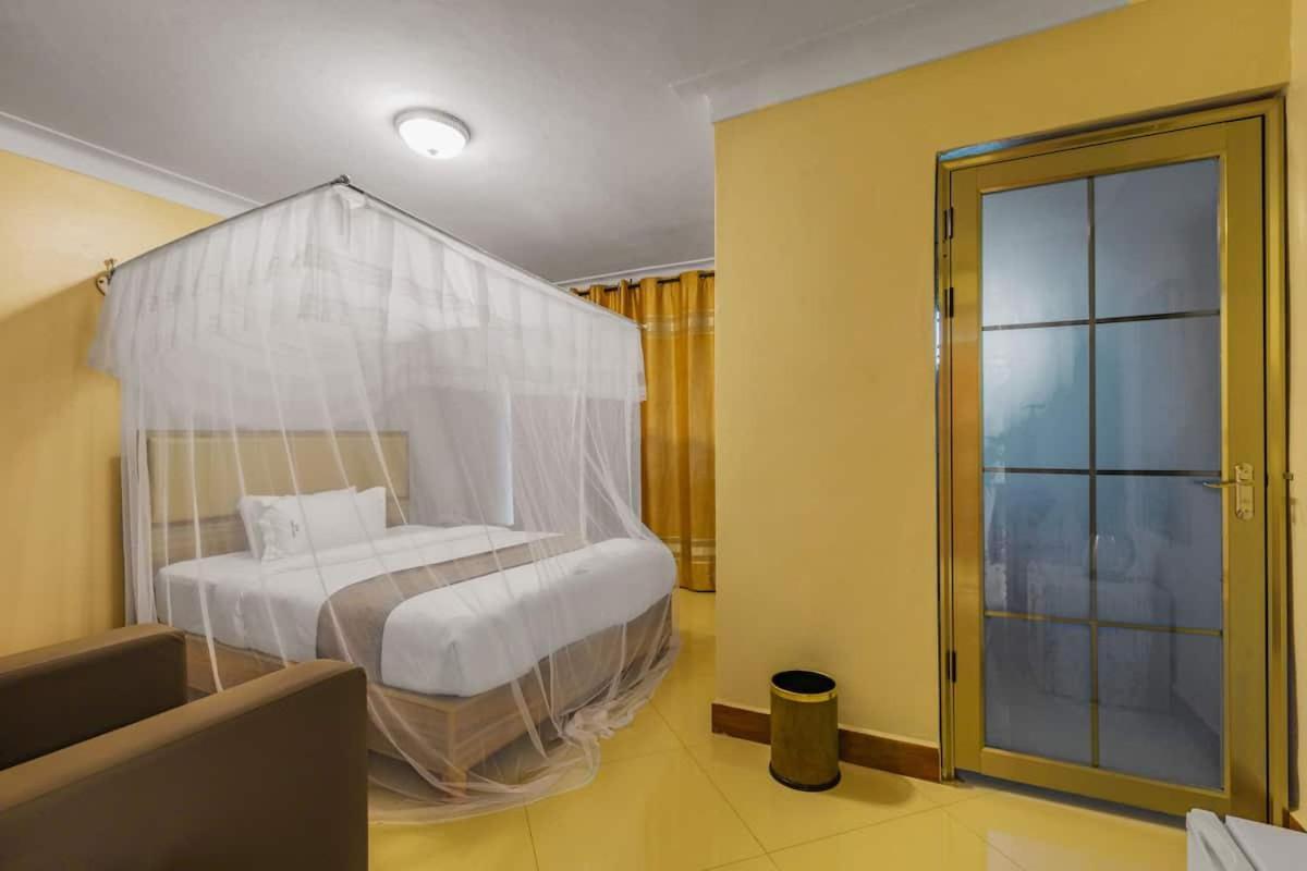 Santa Maria Hotel Entebbe Dış mekan fotoğraf