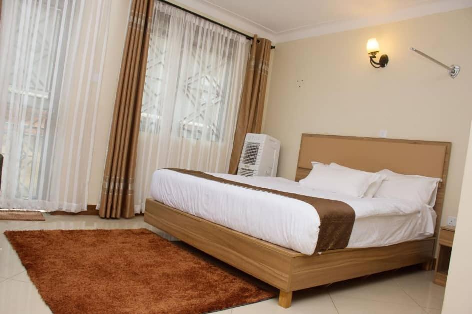 Santa Maria Hotel Entebbe Dış mekan fotoğraf